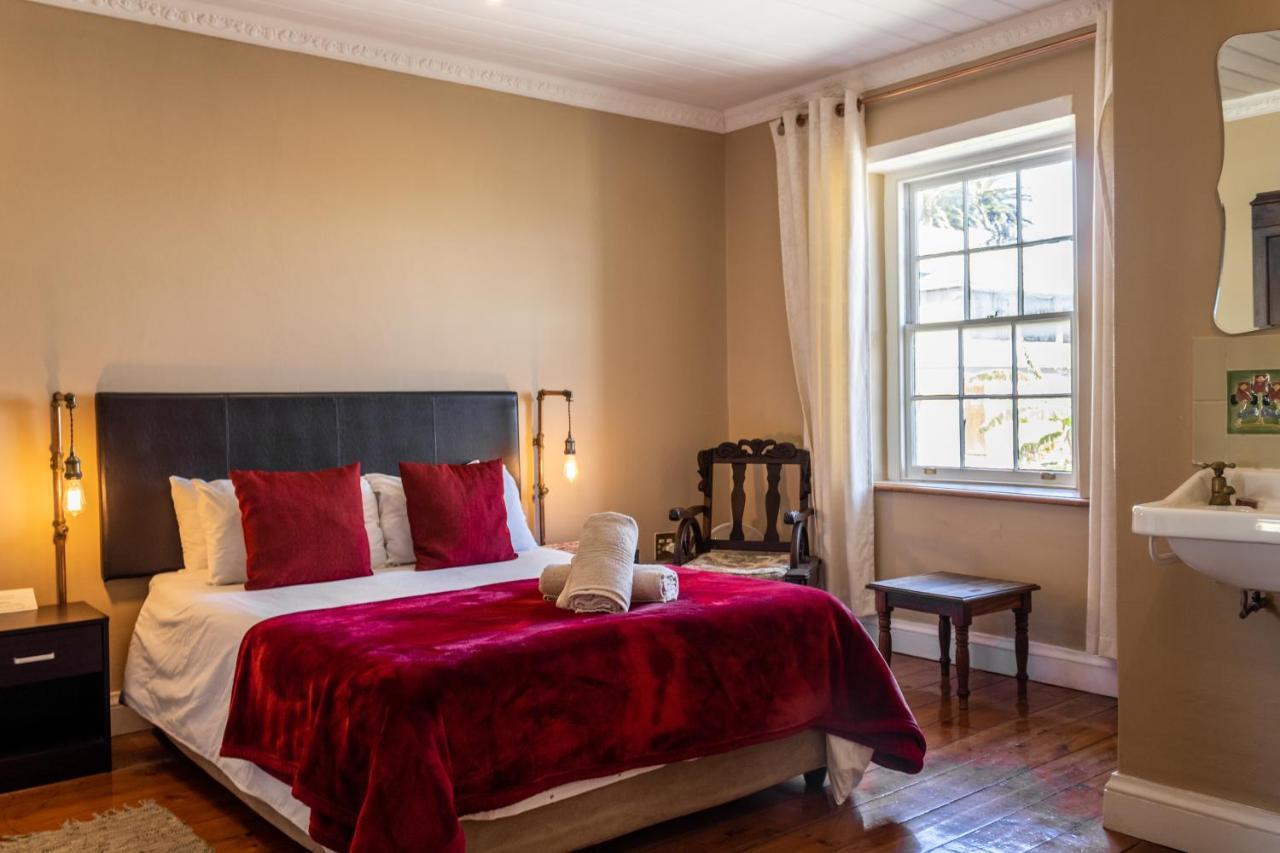 Sandstone Manor 3*